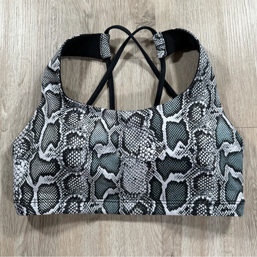 Onzie Bra Snake Print,  Medium/Large, Black & White, great condition! Like new!